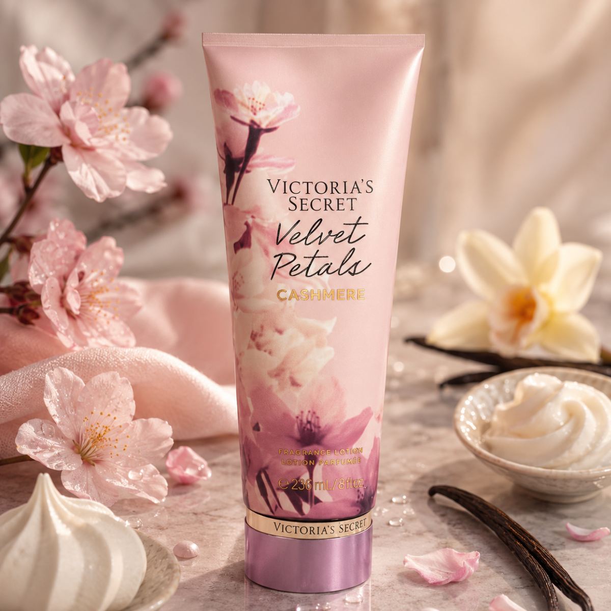 VICTORIA SECRET'S VELVET PETALS CASHMERE - Crema Corpo Profumata Idratante 236ml